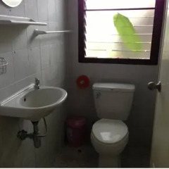 Отель Svea's Sea View Guesthouse Таиланд, Пхукет - отзывы, цены и фото номеров - забронировать отель Svea's Sea View Guesthouse онлайн ванная