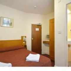 Seymour Hotel сейф в номере