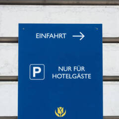 Отель Tulip Inn Thueringerhof Vienna Вена парковка