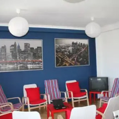 Отель Family & Fun !! Oporto Low Cost Rooms фото 2