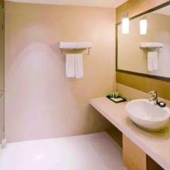 Отель Days Inn Business Place Longwan Beijing Китай, Пекин - отзывы, цены и фото номеров - забронировать отель Days Inn Business Place Longwan Beijing онлайн ванная фото 2