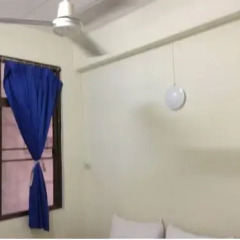 Отель Chart Guesthouse Бангкок сейф в номере