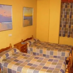 Отель Hostal Le Soleil комната для гостей фото 4