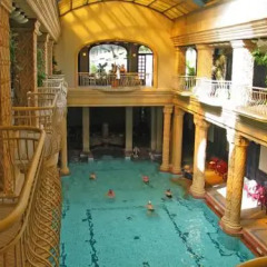 Отель Corvin Hotel Budapest - Sissi wing Венгрия, Будапешт - 2 отзыва об отеле, цены и фото номеров - забронировать отель Corvin Hotel Budapest - Sissi wing онлайн бассейн фото 2