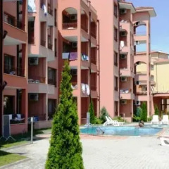 Отель PM Services Sunflower Aparthotel Болгария, Солнечный берег - отзывы, цены и фото номеров - забронировать отель PM Services Sunflower Aparthotel онлайн бассейн