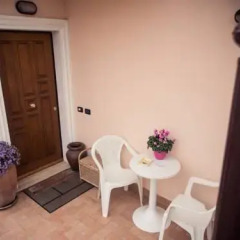 Отель Flower Inn B&B балкон