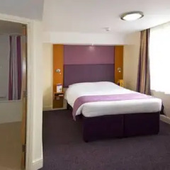 Отель Premier Inn Carlisle - Central сейф в номере