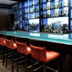 Отель Auberge Vancouver Hotel Канада, Ванкувер - отзывы, цены и фото номеров - забронировать отель Auberge Vancouver Hotel онлайн гостиничный бар