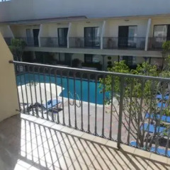 Отель Days Inn by Wyndham Hollywood Near Universal Studios балкон