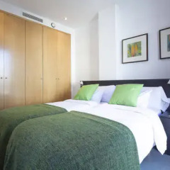 Апартаменты Bonavista Apartments - Virreina комната для гостей фото 5