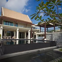 Отель Manathai Villa Grace Pattaya бассейн