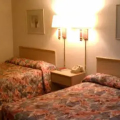 Отель Goodnite Inn and Suites комната для гостей фото 5