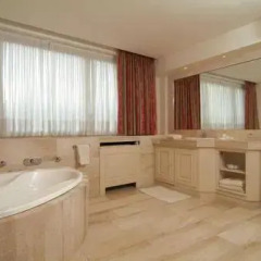 Отель Sandton Hotel Broel Бельгия, Кортрейк - отзывы, цены и фото номеров - забронировать отель Sandton Hotel Broel онлайн ванная фото 2