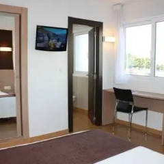 Отель Hostal Rocamar удобства в номере