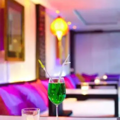 Отель Room Club The Bed Suite в номере
