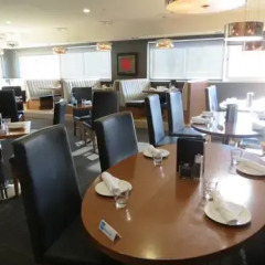 Отель Four Points by Sheraton Hotel & Suites Calgary West Канада, Калгари - отзывы, цены и фото номеров - забронировать отель Four Points by Sheraton Hotel & Suites Calgary West онлайн питание фото 2