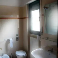Отель Euro Inn B&B Милан ванная фото 3