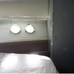 Отель Boats & Breakfast Genova 2 Генуя сейф в номере