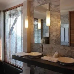 Отель Manathai Villa Sylvia, Pattaya ванная