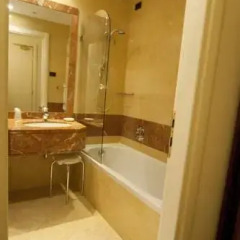 Cavaliere Palace Hotel Сполето ванная