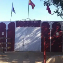 Отель Hostal Cervantes спортивное сооружение