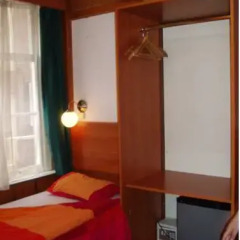 Hotel Ajax сейф в номере