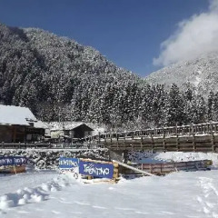 Отель Camping Parco Adamello Италия, Пинцоло - отзывы, цены и фото номеров - забронировать отель Camping Parco Adamello онлайн спортивное сооружение