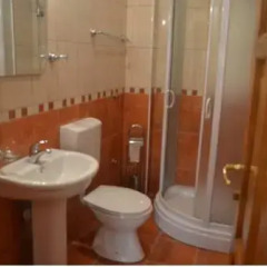 Отель Guesthouse Orlović Черногория, Будва - отзывы, цены и фото номеров - забронировать отель Guesthouse Orlović онлайн ванная фото 2