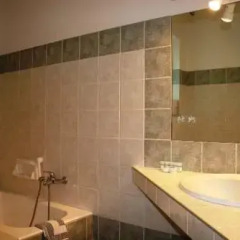 Отель Stefanakis Hotel & Apartments Греция, Вари-Вула-Вулиагмени - отзывы, цены и фото номеров - забронировать отель Stefanakis Hotel & Apartments онлайн ванная