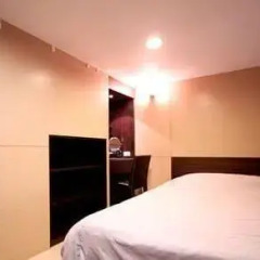 Апартаменты Lucky Apartment Ximen комната для гостей фото 5