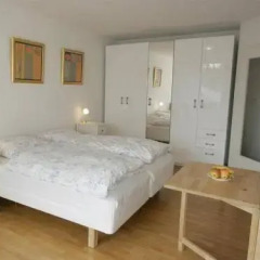 Апартаменты Berlin Holiday Apartments Near Central Station Берлин комната для гостей фото 2