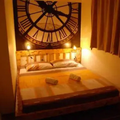 Hostel and Apartments Skadarlija Sunrise комната для гостей фото 4