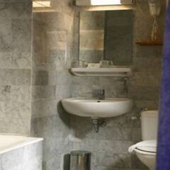 Hotel Modern Est ванная