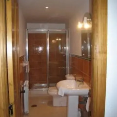 Отель Apartamentos Puente Viesgo ванная