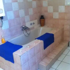 Отель Corvin Hostel Венгрия, Будапешт - отзывы, цены и фото номеров - забронировать отель Corvin Hostel онлайн ванная фото 2