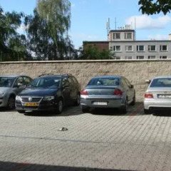Coronet Hotel Прага парковка