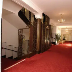 EA Hotel Jessenius парковка