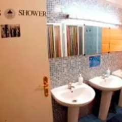 360 Hostel Malasaña ванная