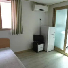 Отель Hongdae Family Housetel 2 комната для гостей фото 5