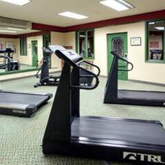 Отель Clarion Inn Frederick Event Center фитнесс-зал фото 2