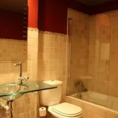 Отель Apartamentos Cueto Mazuga II Испания, Льянес - отзывы, цены и фото номеров - забронировать отель Apartamentos Cueto Mazuga II онлайн ванная фото 2