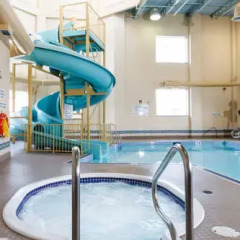 Отель The Glenmore Inn & Convention Centre Канада, Калгари - отзывы, цены и фото номеров - забронировать отель The Glenmore Inn & Convention Centre онлайн бассейн фото 3