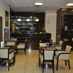 Hotel Apartments Zgoda Warszawa by DeSilva гостиничный бар