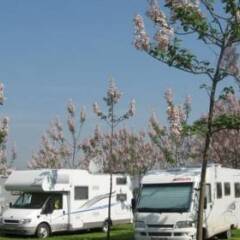 Отель Garden Camping Motel парковка