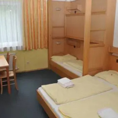 Отель Eduard-Heinrich-Haus - Hostel Австрия, Зальцбург - отзывы, цены и фото номеров - забронировать отель Eduard-Heinrich-Haus - Hostel онлайн комната для гостей фото 5
