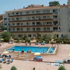 Отель RVHotels Apartamentos Lotus Испания, Бланес - отзывы, цены и фото номеров - забронировать отель RVHotels Apartamentos Lotus онлайн бассейн фото 2
