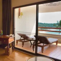Отель The Royal Phuket Yacht Club балкон