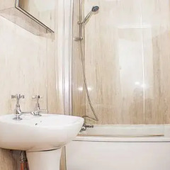 Отель The Queensbury Hotel Великобритания, Брайтон - 1 отзыв об отеле, цены и фото номеров - забронировать отель The Queensbury Hotel онлайн ванная фото 2