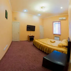 Апартаменты Four Season Apartments комната для гостей