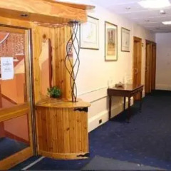 Queenspark Budget Hotel интерьер отеля